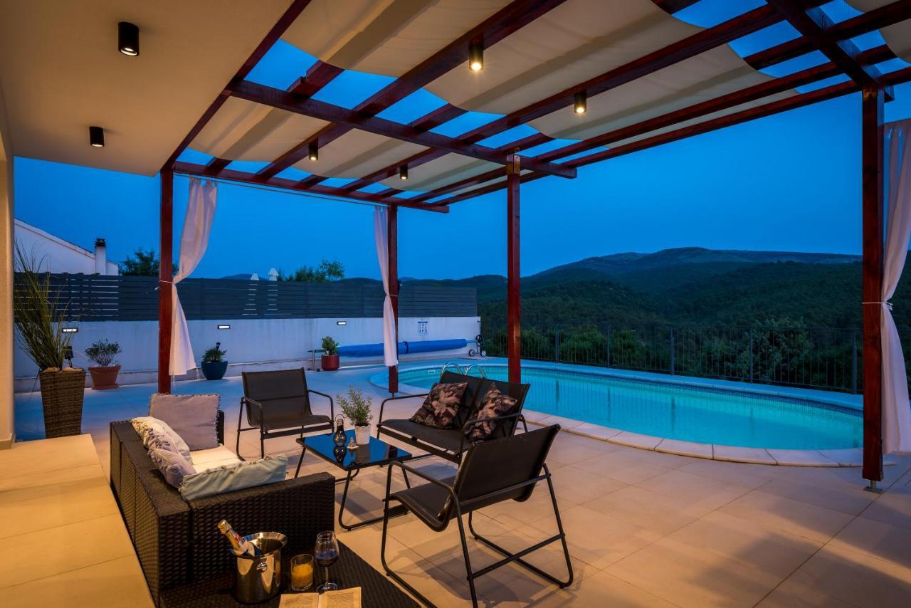 Villa Lucatoni - Heated Pool Sibenik Exterior photo
